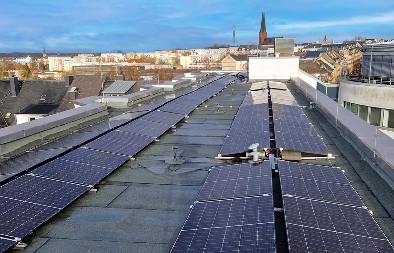 Photovoltaik-Anlage auf dem Dach der Steinhauspassage in Chemnitz
